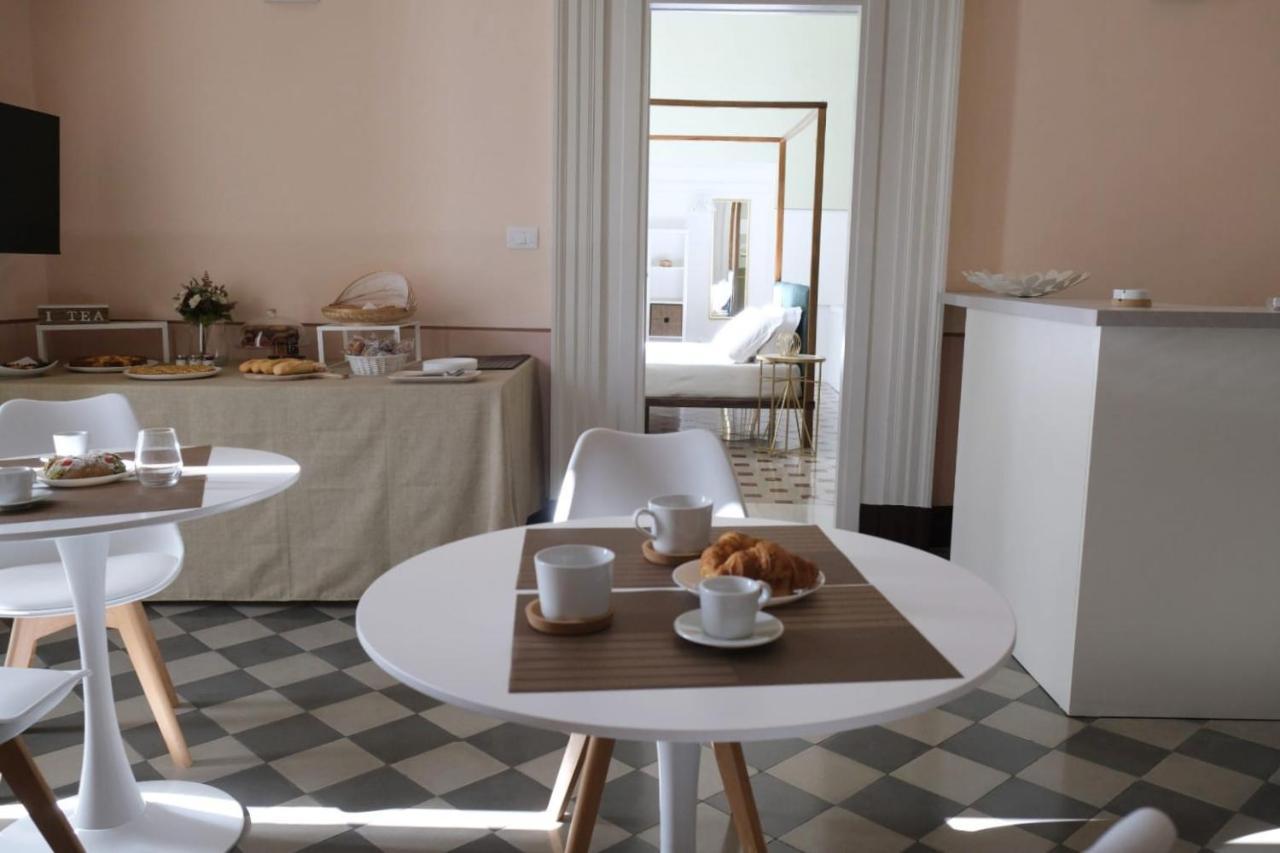 Toscano Palace Luxury Rooms Катания Экстерьер фото