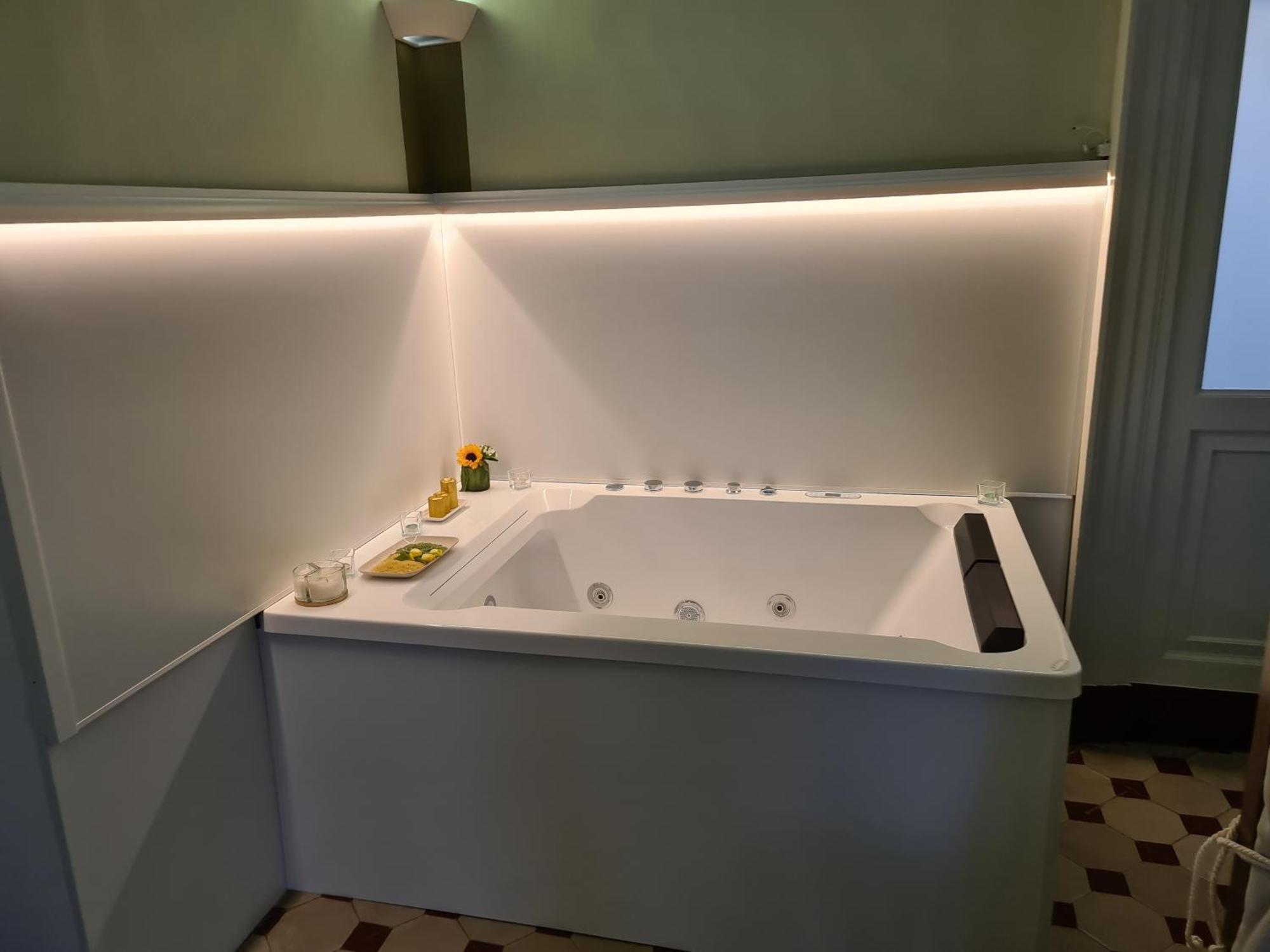 Toscano Palace Luxury Rooms Катания Экстерьер фото