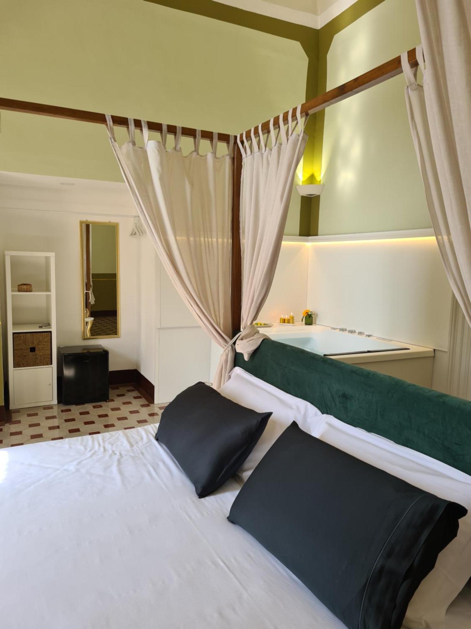 Toscano Palace Luxury Rooms Катания Экстерьер фото